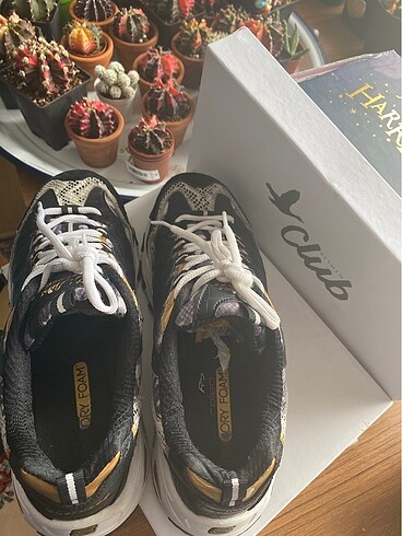 40 Beden Skechers dlites