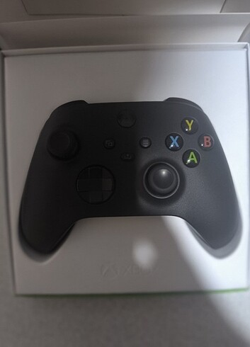 Xbox one s + 2 orjinal gamepad
