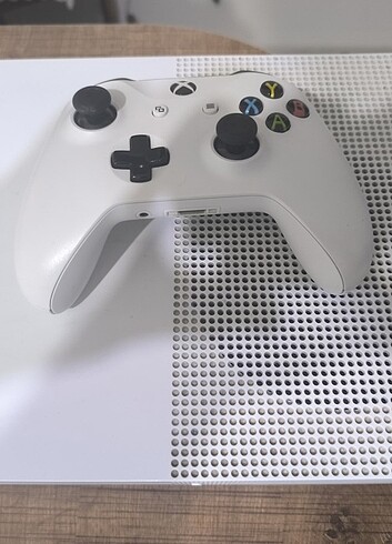 Xbox Xbox one s + 2 orjinal gamepad