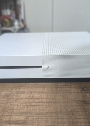 Beden Xbox one s + 2 orjinal gamepad
