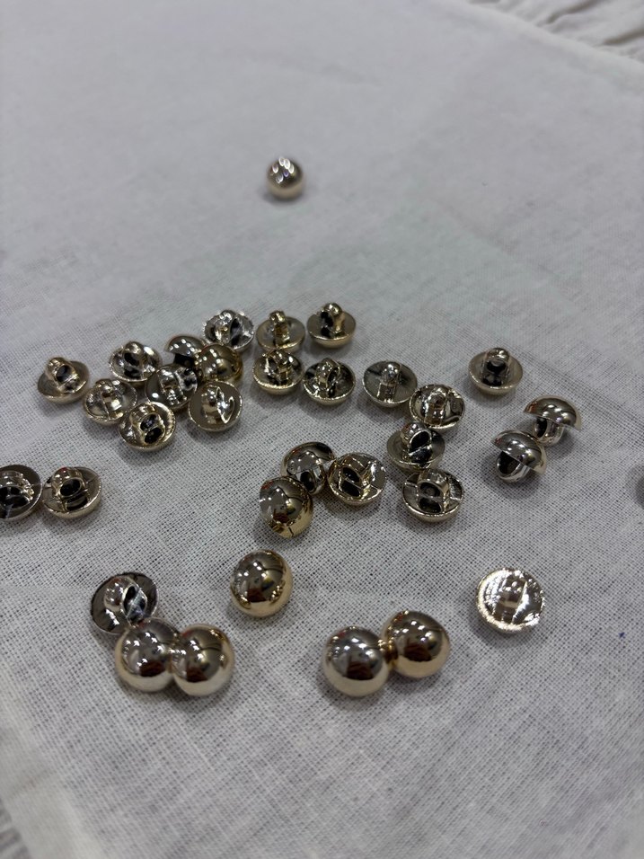 Gold düğme - Görsel 2