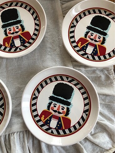  Beden The mia nutcracker çerezlik