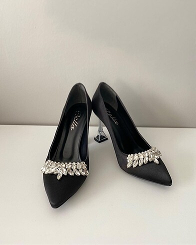 37 Beden Taşlı stiletto