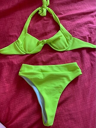 Neon yeşil bikini