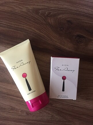 for away kadın parfümü ve vücut losyonu