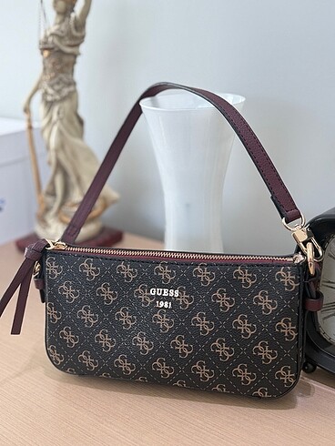  Beden Guess Model monogram Çanta