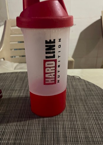 Kırmızı Kapaklı Hardline Beslenme Şişesi