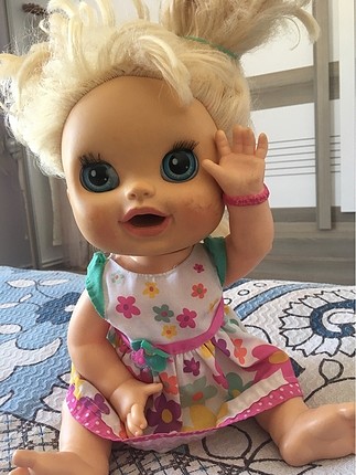  Beden Orijinal alive altına. Yapan Türkçe İngilizce konuşan bebek