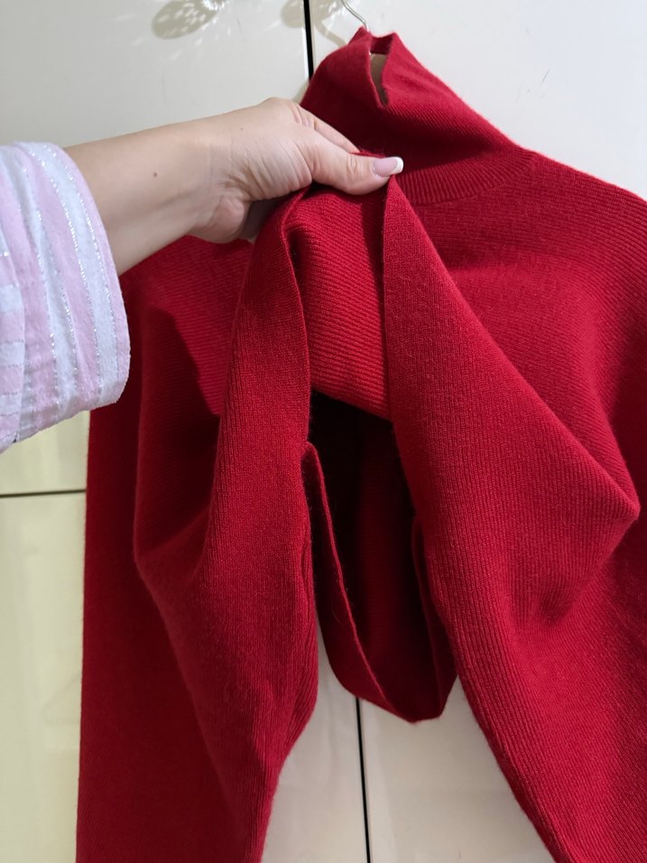 Kadın Kırmızı Boğazlı Triko Kazak - Görsel 2