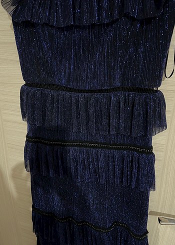 trenyolmilla Lacivert Uzun Kollu Fırfırlı Abiye Elbise - Görsel 3