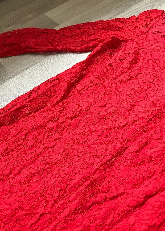 Kırmızı kısa elbise - Görsel 3