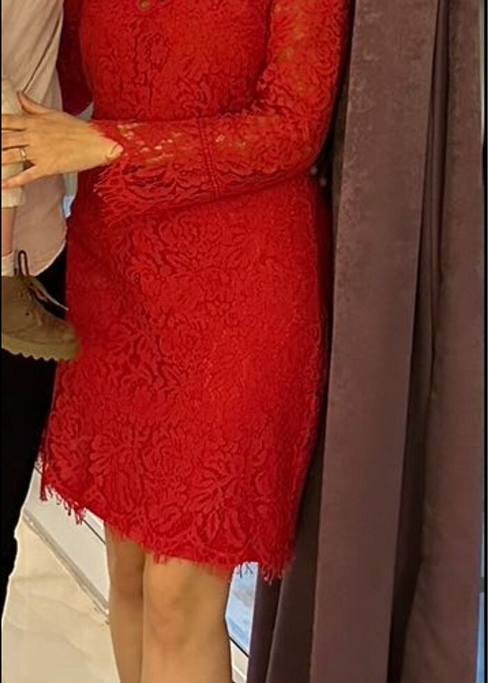 Kırmızı kısa elbise - Görsel 2