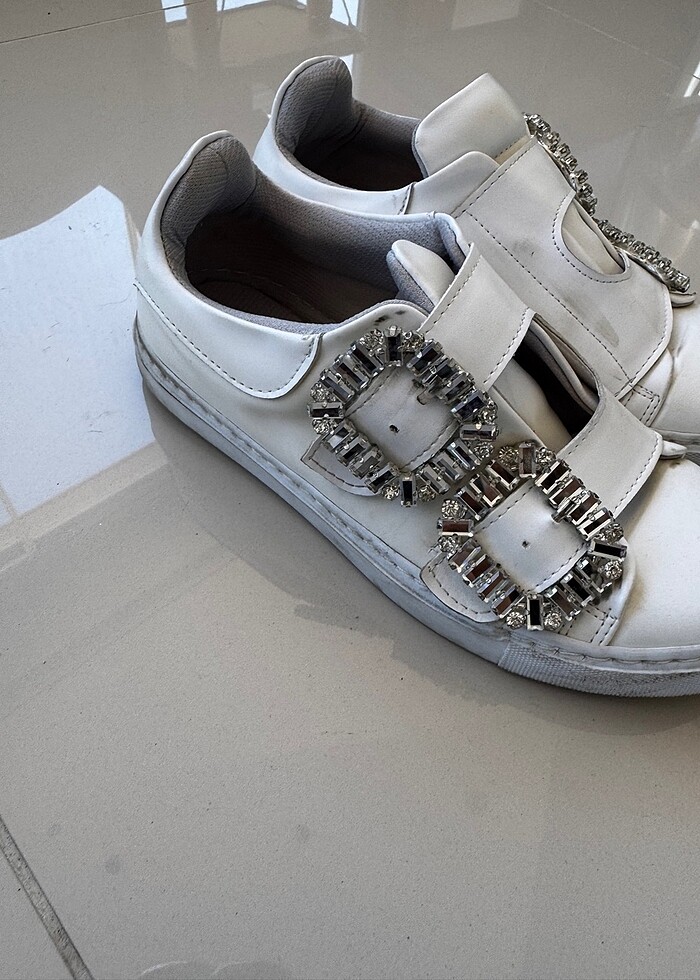 Şık spor ayakkabı - Görsel 3