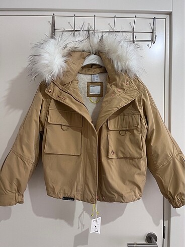 Bershka Mont