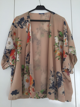Çiçekli Kimono