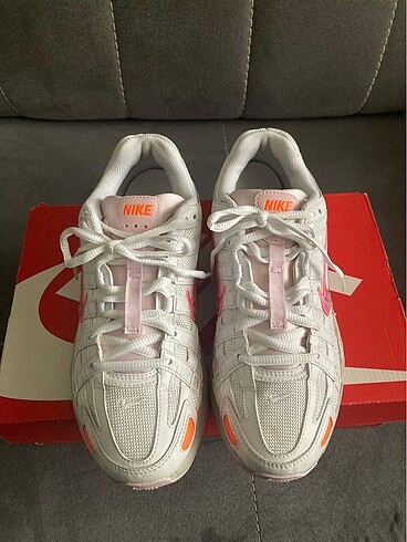 Nike nike p6000
