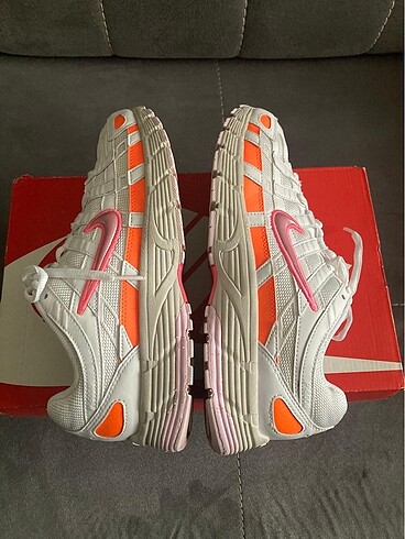 39 Beden nike p6000