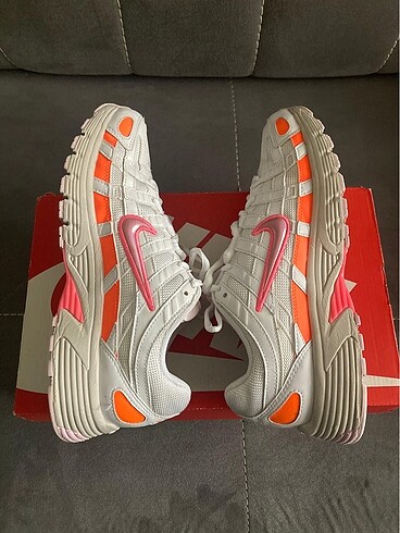 39 Beden pembe Renk nike p6000