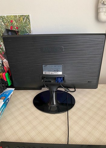  Beden Renk Samsung Monitör
