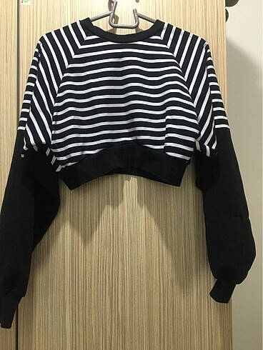 Crop sweat