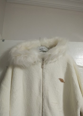 Uzun Beyaz Kadın Kaban, Kürk Detaylı - Görsel 3