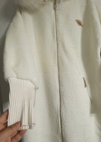 Uzun Beyaz Kadın Kaban, Kürk Detaylı - Görsel 4