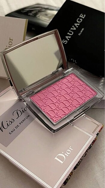 Dior 001 pink allık