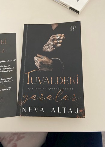 Tuvaldeki Yaralar - Neva Altaj Roman - Görsel 3