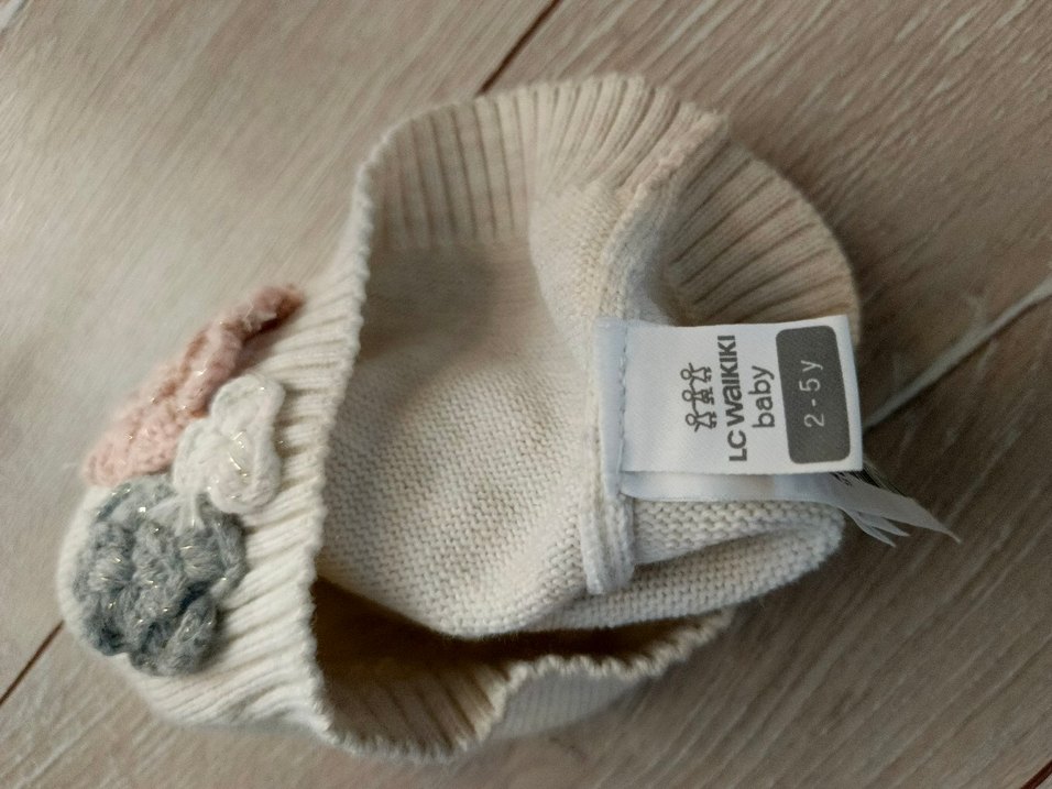 2-5 yaş Çiçek Detaylı Bej Örgü Bere - Görsel 2