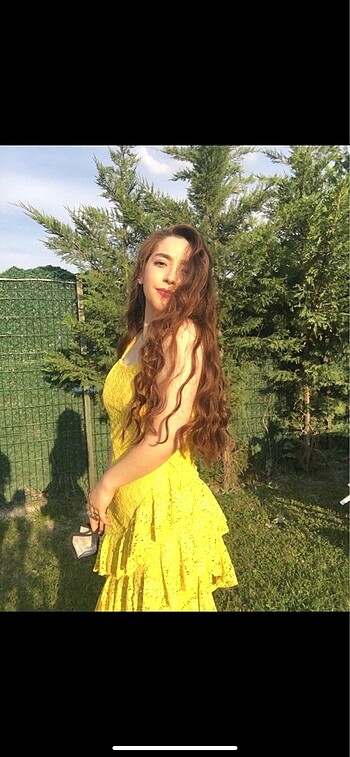 Sarı fırfırlı abiye elbise