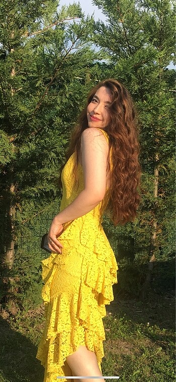 36 Beden Sarı fırfırlı abiye elbise