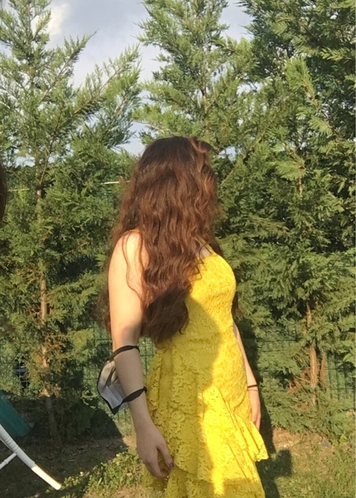 Sarı fırfırlı abiye elbise - Görsel 4