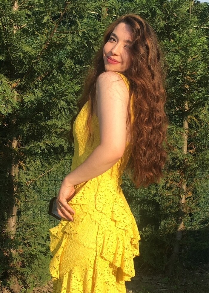 Sarı fırfırlı abiye elbise - Görsel 3