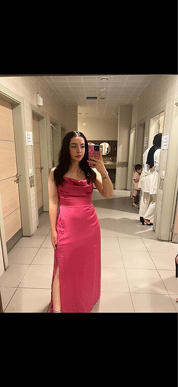 Pembe saten abiye