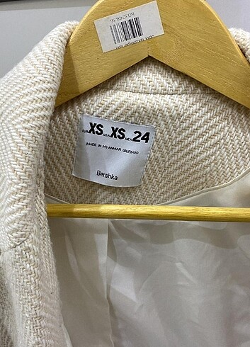 xs Beden Bershka kaban