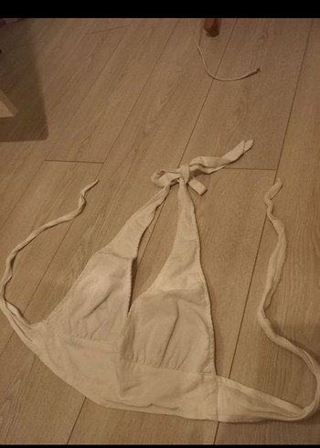 m Beden Beyaz V Yaka İnce Askılı Crop Top