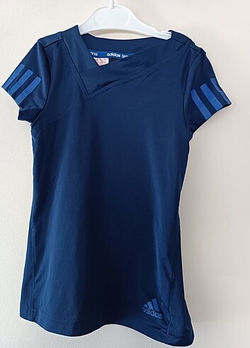 Adidas t-shirt