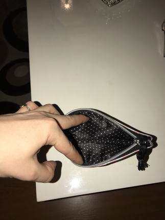 Victoria s Secret Minik makyaj çantası sıfır üründür :) 