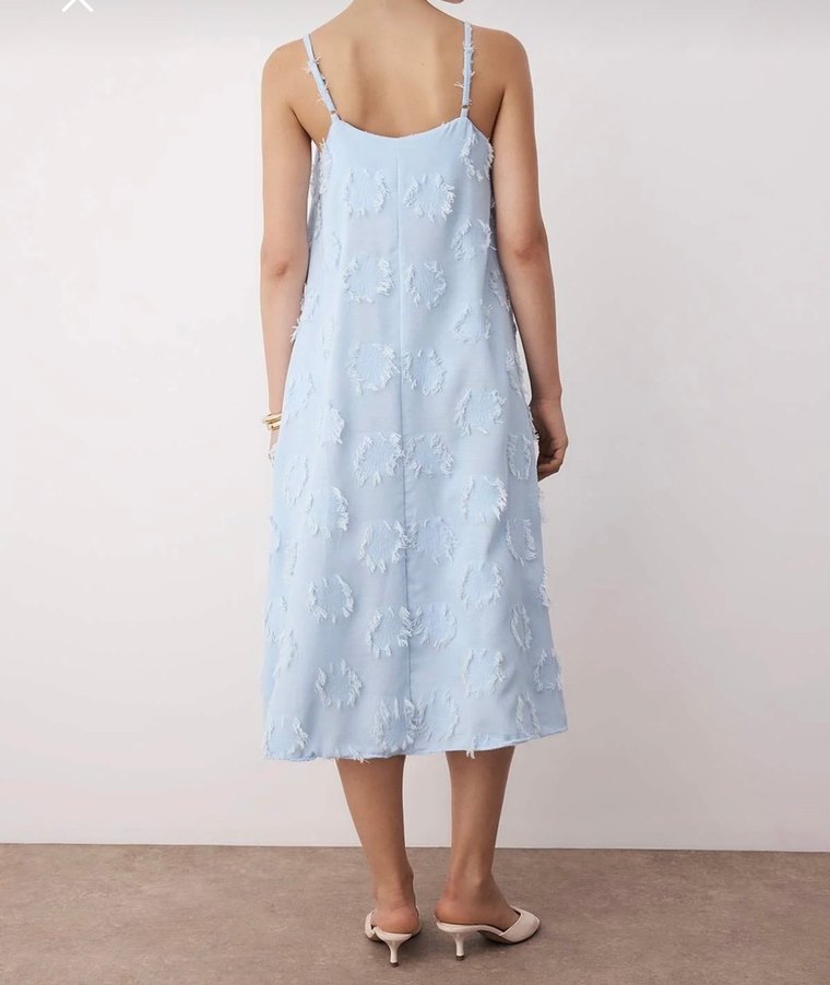 Mavi İpli Nakışlı Uzun Kadın Elbise - Görsel 3