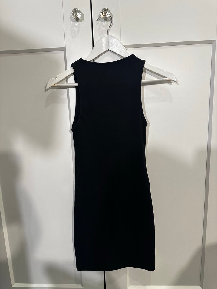 Siyah Yüksek Yakalı Kolsuz Midi Triko Elbise - Görsel 3