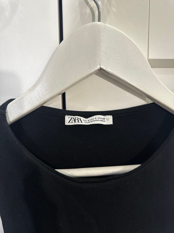 Siyah Yüksek Yakalı Kolsuz Midi Triko Elbise - Görsel 2