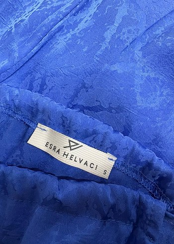 Mavi Saten Uzun V Yakalı Salaş Elbise - Görsel 3