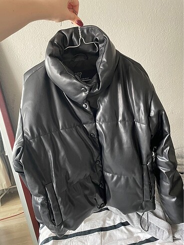 Stradivarius Şişme Mont