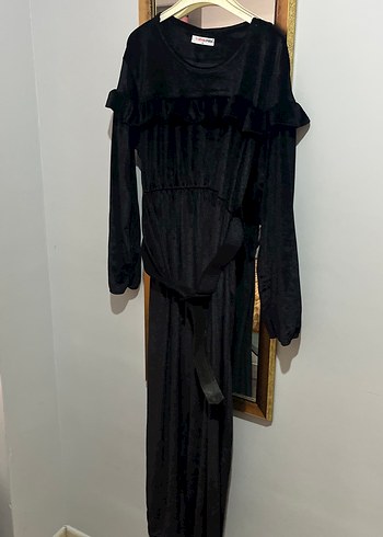m Beden Uzun Siyah Gotik Elbise Fırfırlı