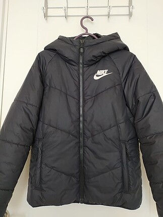 Nike Mont