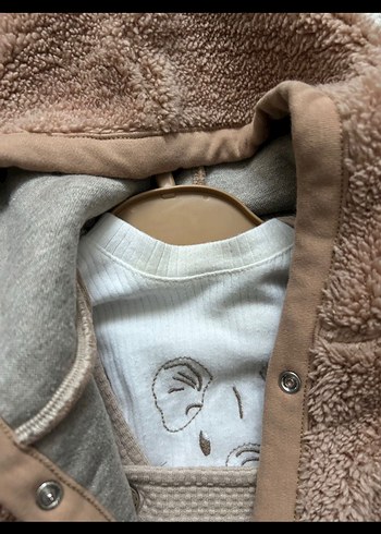 Kahverengi Kapüşonlu Bebek Montu - Görsel 2