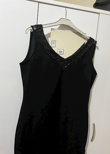 Drapeli Siyah Midi V Yaka Kadın Elbise - Görsel 2