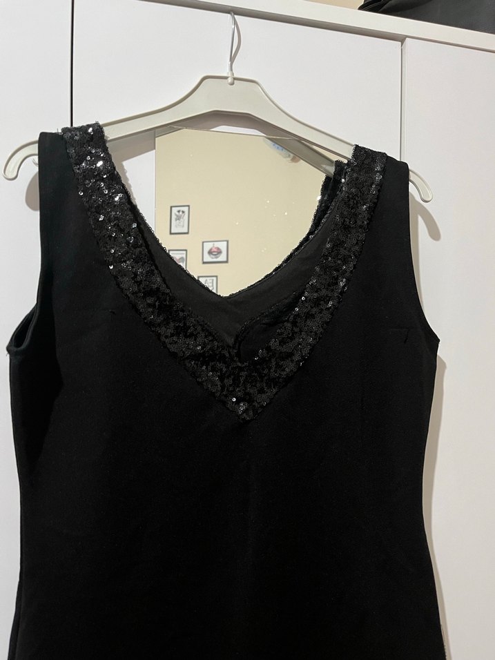 Drapeli Siyah Midi V Yaka Kadın Elbise - Görsel 4