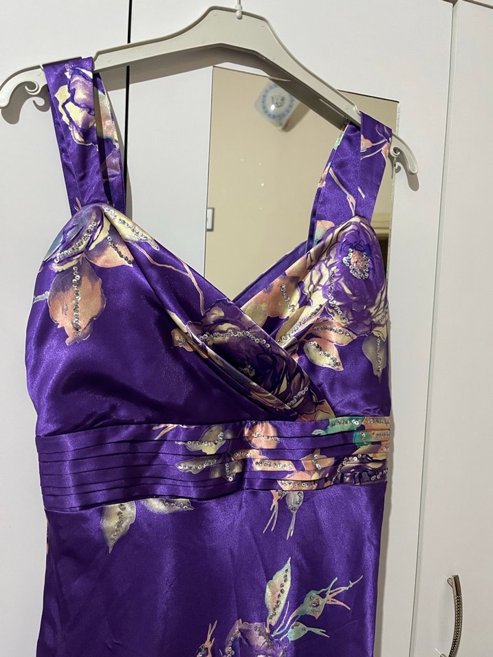 Mor Çiçek Desenli Uzun Saten Elbise - Görsel 2