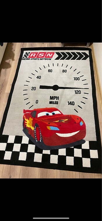 Şimşek mcqueen halı